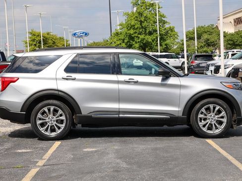 Certified 2021 Ford Explorer XLT w/ Equipment Group 202A AWD/4WD image 26