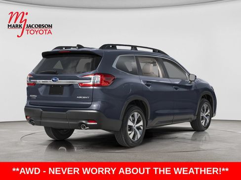 Used 2023 Subaru Ascent Premium w/ Convenience Package AWD/4WD image 2