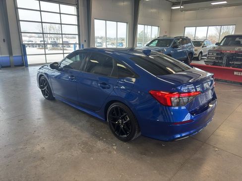 Used 2024 Honda Civic Sport image 3