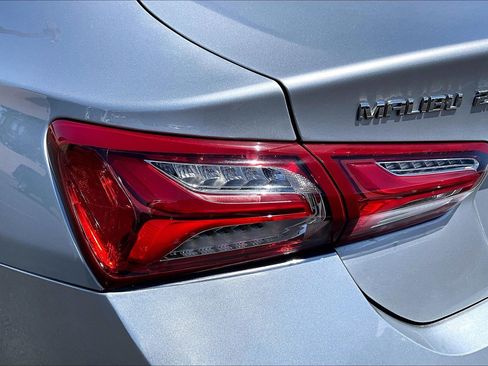 Used 2020 Chevrolet Malibu Premier FWD image 28