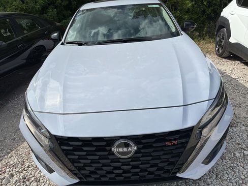 Used 2025 Nissan Altima 2.5 SR w/ SR Premium Package AWD/4WD image 5