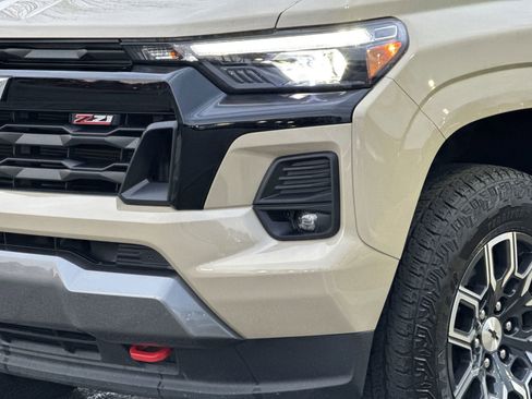 Used 2023 Chevrolet Colorado Z71 w/ Z71 Convenience Package 2 image 6