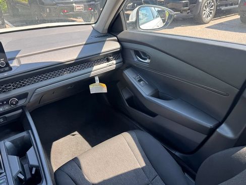 Used 2023 Honda Accord LX image 15