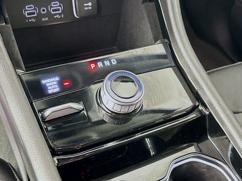 Used 2022 Jeep Grand Cherokee Limited AWD/4WD image 16