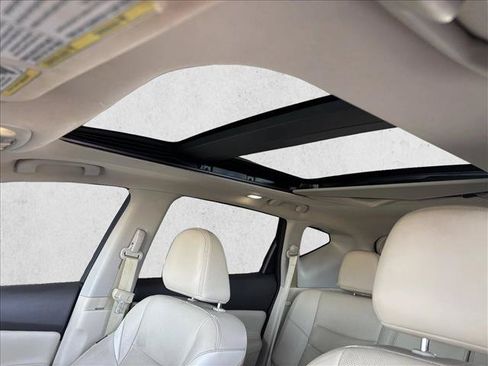 Used 2015 Nissan Murano Platinum w/ Platinum Technology Package FWD image 12