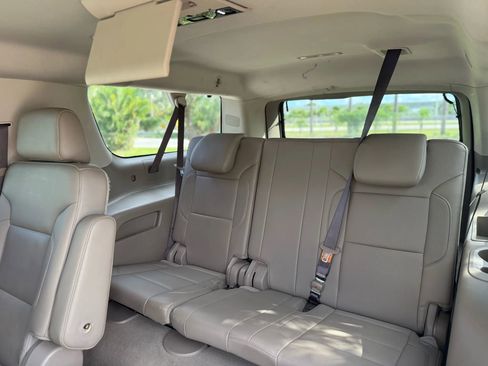 Used 2019 Chevrolet Suburban Premier RWD image 17
