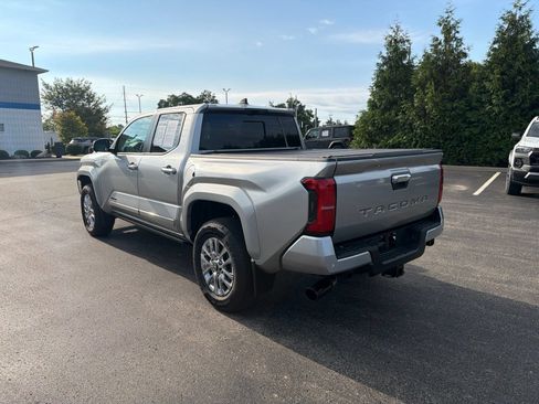 Used 2026 Toyota Tacoma Limited AWD/4WD image 3