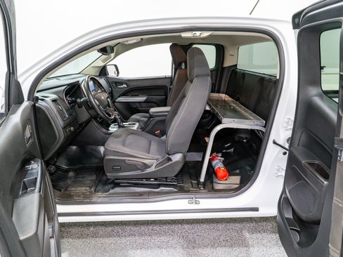 Used 2022 Chevrolet Colorado LT w/ Fleet Safety Package image 16