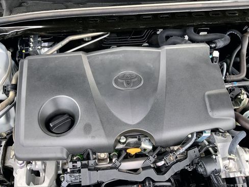 Used 2024 Toyota Camry SE w/ Convenience Package image 30