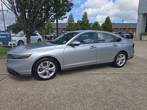 Used 2025 Honda Accord LX image 2