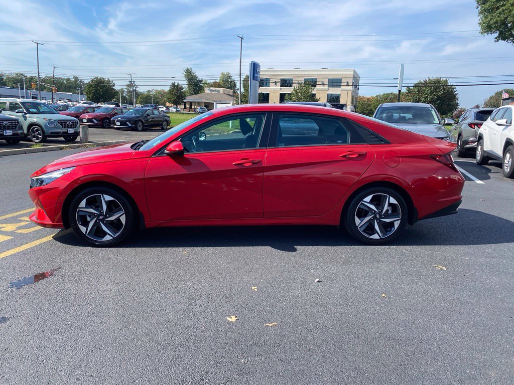 Certified 2023 Hyundai Elantra SEL w/ Convenience Package FWD image 7