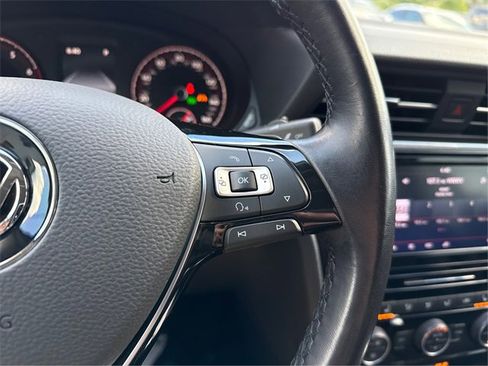 Used 2020 Volkswagen Passat 2.0T R-Line image 33