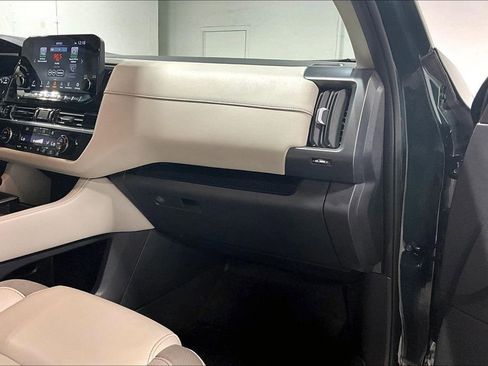 Used 2023 Nissan Pathfinder SL w/ SL Premium Package image 19