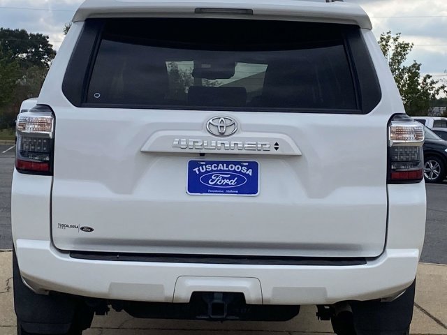 Used 2022 Toyota 4Runner SR5 Premium w/ Moonroof Package AWD/4WD image 4