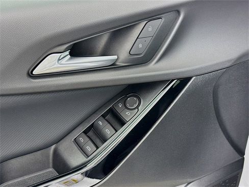 Used 2025 Chevrolet Equinox LT w/ Convenience Package II image 19