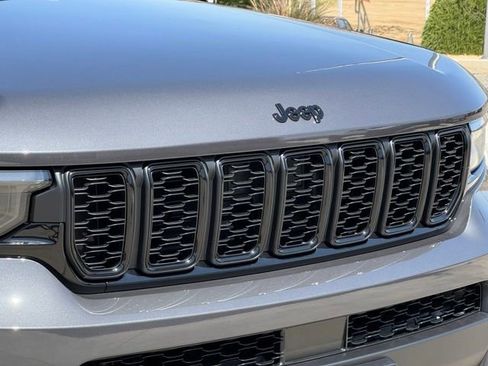 New 2025 Jeep Grand Cherokee L Altitude image 7