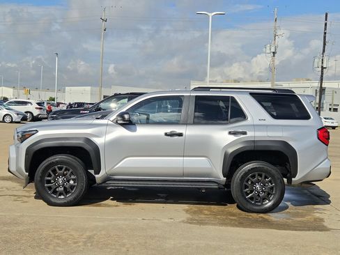 Used 2025 Toyota 4Runner SR5 AWD/4WD image 6