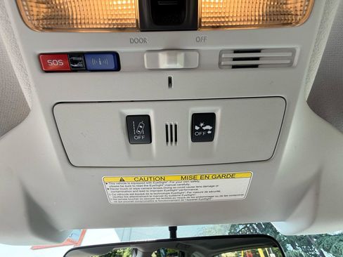 Used 2017 Subaru Forester 2.5i Touring AWD/4WD image 35