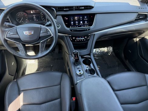 Certified 2025 Cadillac XT5 Premium Luxury image 13
