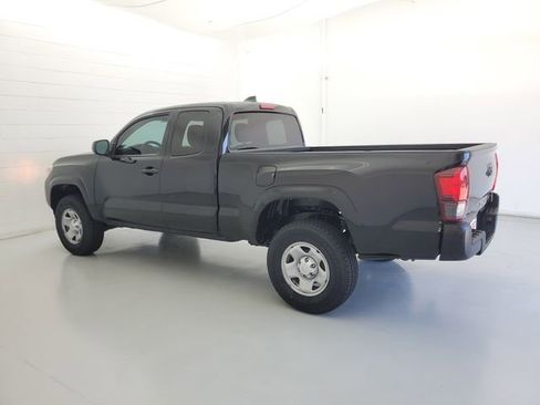 Used 2022 Toyota Tacoma SR RWD image 7