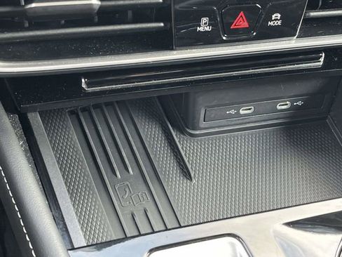 Used 2025 Volkswagen Atlas SE FWD image 33