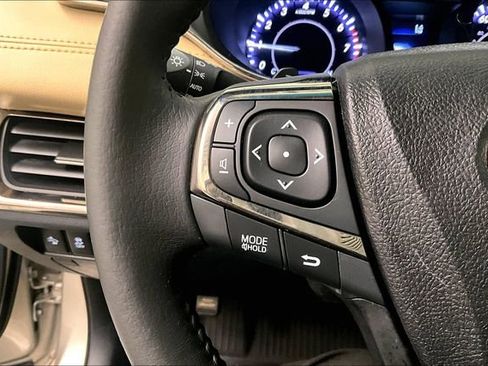 Used 2017 Toyota Avalon XLE w/ All Weather Liner Package FWD image 11