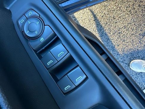 Used 2022 Chevrolet Silverado 1500 Custom image 23