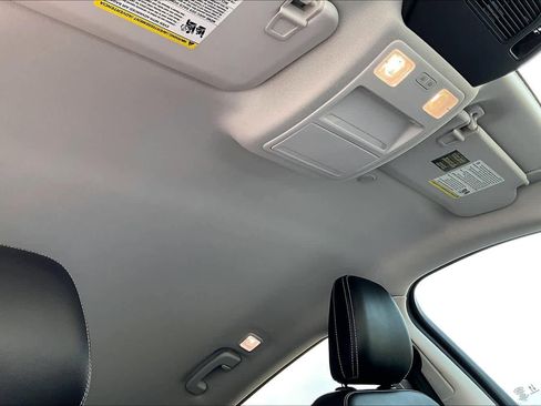 Used 2022 Ford Escape SEL w/ Technology Package FWD image 14
