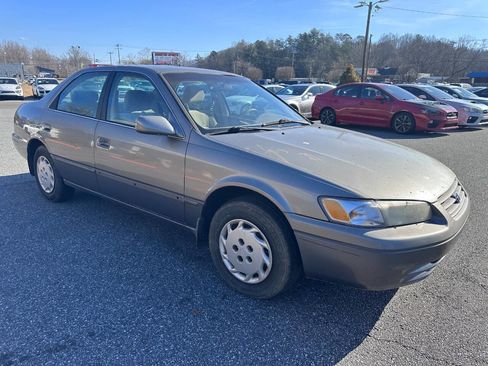 Used 1998 Toyota Camry CE image 5