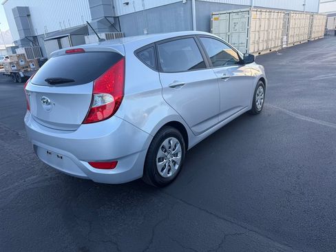 Used 2017 Hyundai Accent SE FWD image 4
