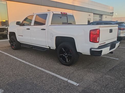Used 2017 Chevrolet Silverado 1500 LTZ Z71 w/ Redline Edition AWD/4WD image 4