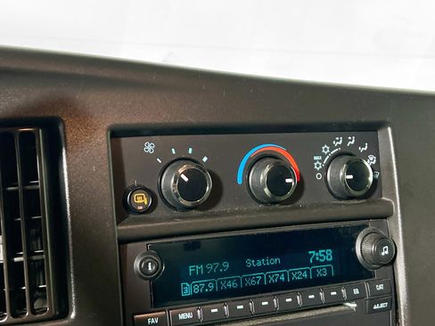 Used 2019 Chevrolet Express 2500 w/ Driver Convenience Package image 25