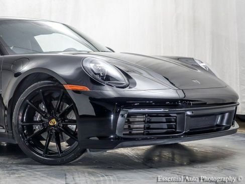 Used 2021 Porsche 911 Carrera image 2