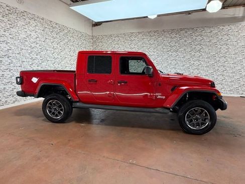 Used 2020 Jeep Gladiator Overland AWD/4WD image 6