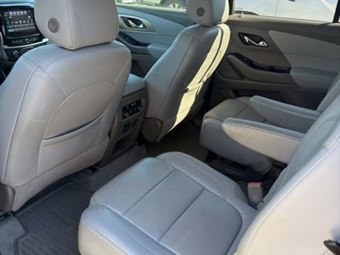 Used 2019 Chevrolet Traverse LT w/ LT Premium Package image 15