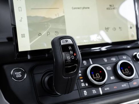 New 2026 Land Rover Defender 110 X-Dynamic SE AWD/4WD image 32