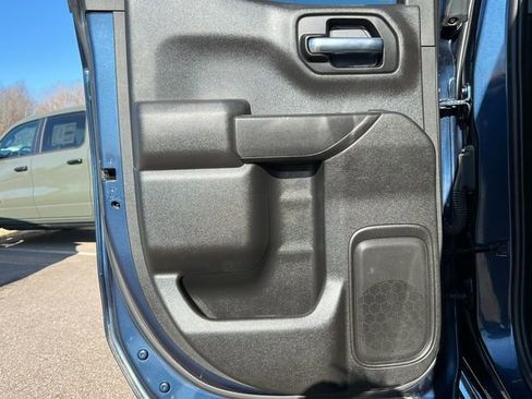 Used 2022 Chevrolet Silverado 1500 LT image 39