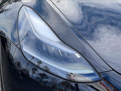 Used 2021 Tesla Model 3 Performance image 29