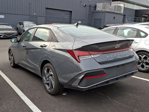 Certified 2025 Hyundai Elantra Sport image 3