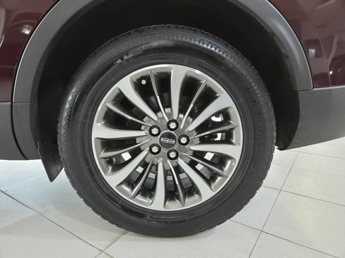 Used 2021 Lincoln Nautilus Reserve FWD image 11