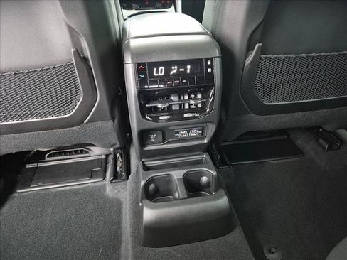 Used 2025 Jeep Grand Cherokee L Laredo w/ Luxury Tech Group I RWD image 16