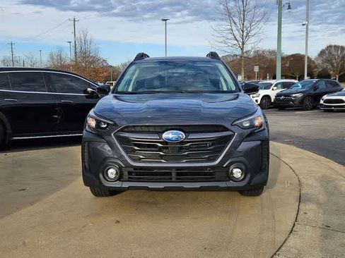 Used 2025 Subaru Outback Premium image 4