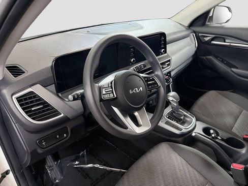 Used 2024 Kia Seltos LX AWD/4WD image 12