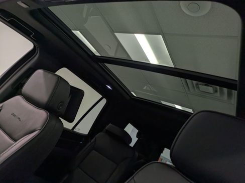 Used 2024 GMC Yukon Denali w/ Advanced Technology Package image 20