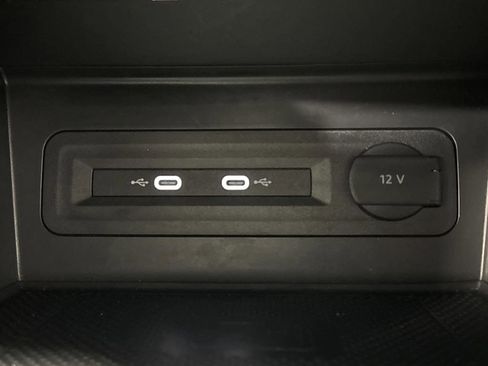 Used 2022 Volkswagen Atlas Cross Sport SE image 22