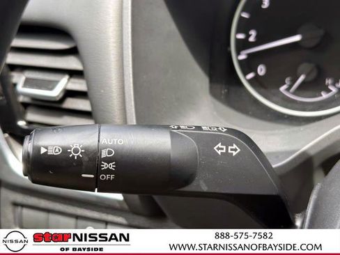 Certified 2022 Nissan Rogue SV image 28