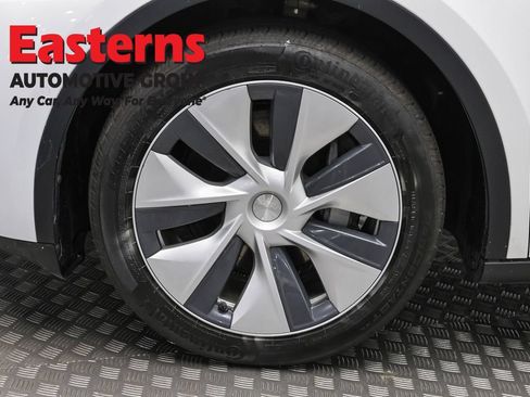 Used 2021 Tesla Model Y Long Range AWD/4WD image 26