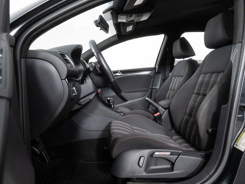 Used 2013 Volkswagen Golf 4-Door image 14