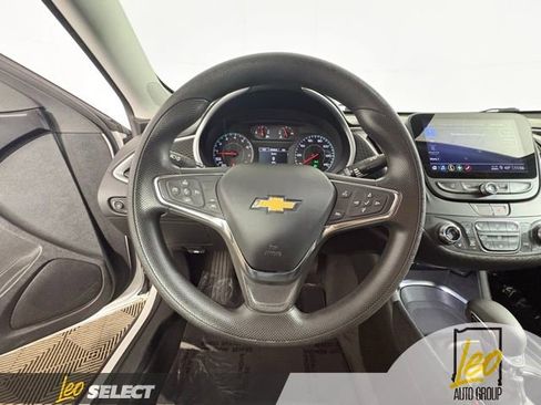 Used 2023 Chevrolet Malibu LT FWD image 13