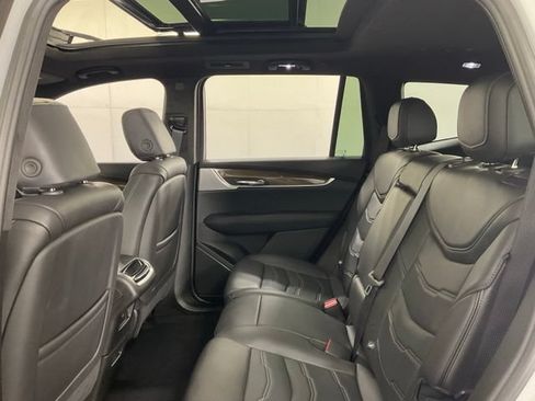 Certified 2025 Cadillac XT6 Premium Luxury w/ Platinum Package AWD/4WD image 29